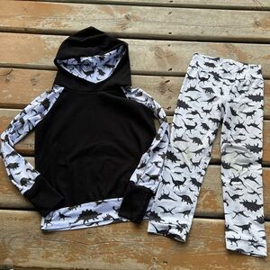Bumblito Leggings & Matching Black & White Dinosaur Hoodie - Size 5/6